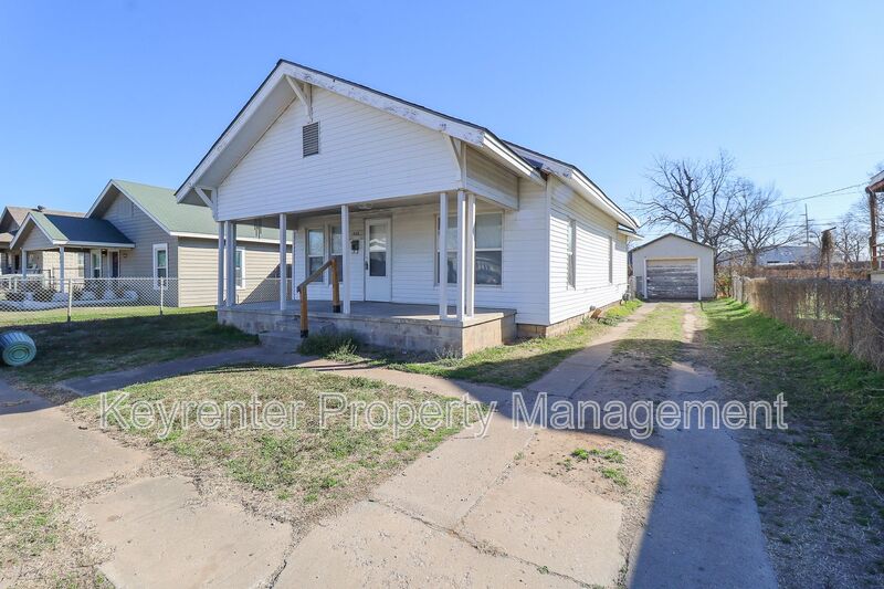 Tulsa House: 535 S 39th W Ave