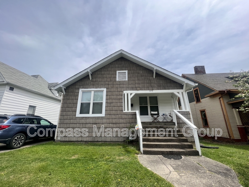 Knoxville House: 2418 Washington Avenue
