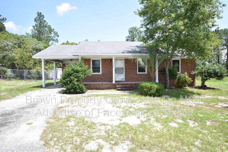 Hope Mills House: 3200 Teakwood Ct