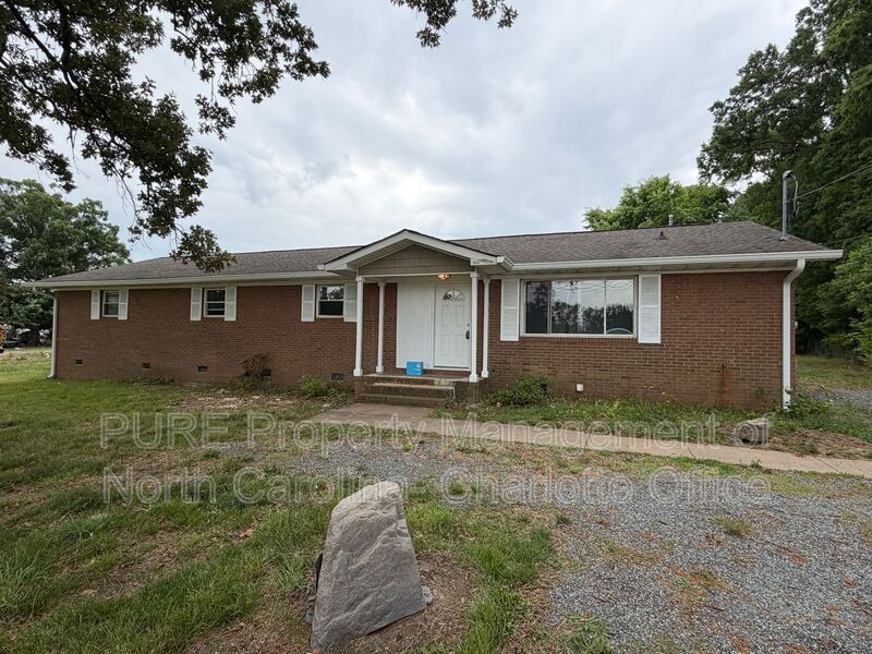 Charlotte House: 2429 Galloway RD