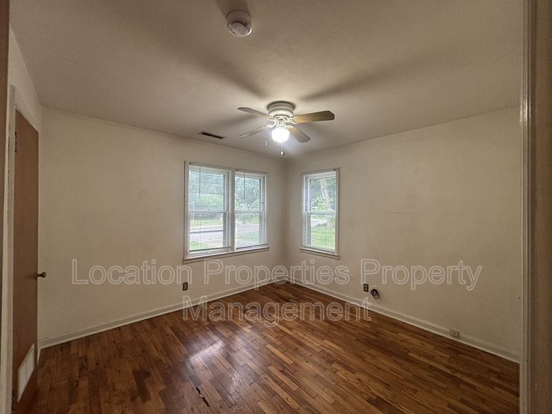 326 East 19th Street, rental photo 8