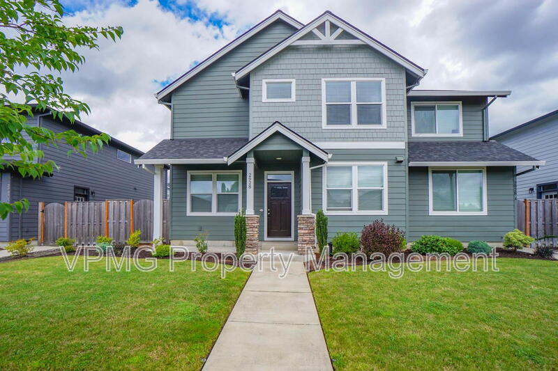 Battle Ground House: 2928 Northwest 16th Street