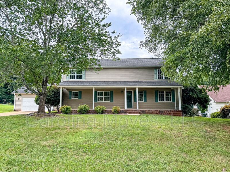 Greer House: 205 Winterthur Dr