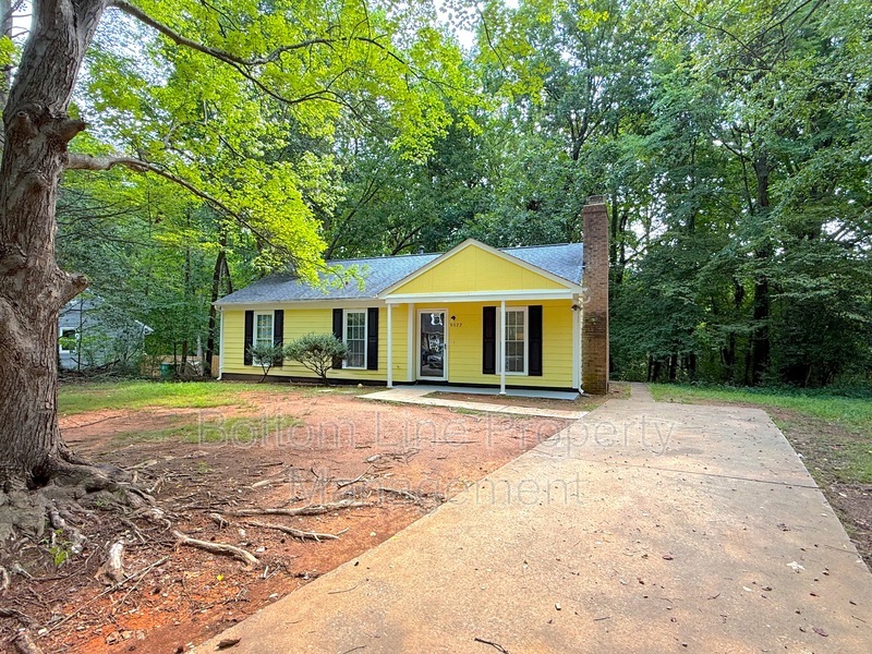 Charlotte House: 5522 Great Wagon Rd