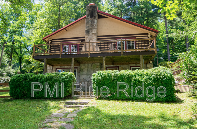 Laurel Park House: 117 Lake Dr
