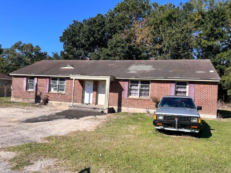 Sumter House: 16 A Dixie Dr