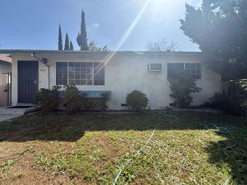 North Hollywood Condo: 4810 Cahuenga Boulevard