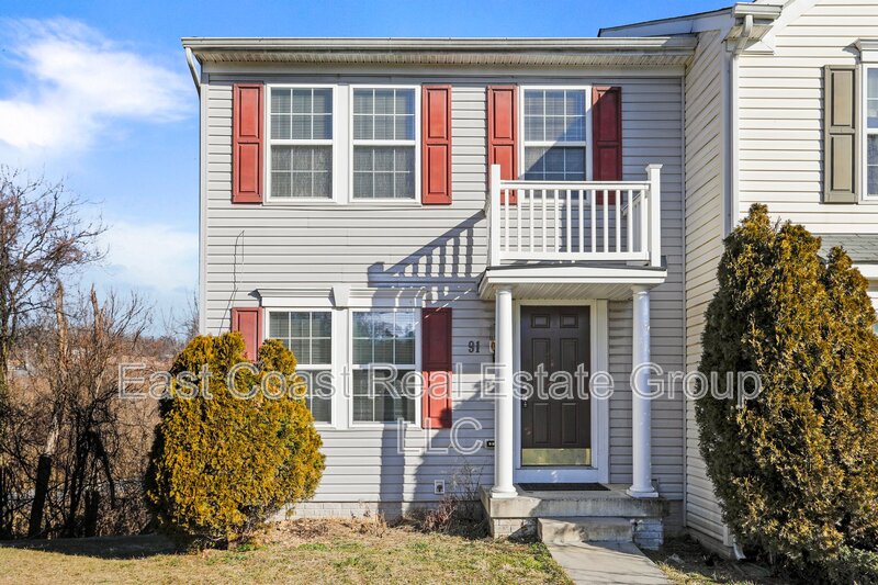 Hedgesville Townhome: 91 Grindstone Dr