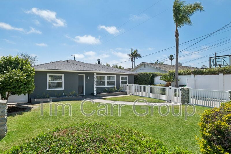 Costa Mesa House: 241 E 21st Street