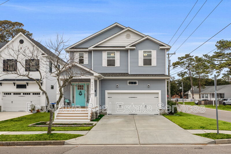 Norfolk House: 9575 14th Bay St