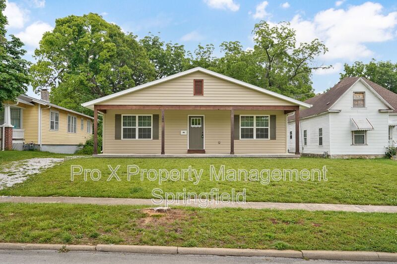 Springfield House: 1120 N Clay Ave