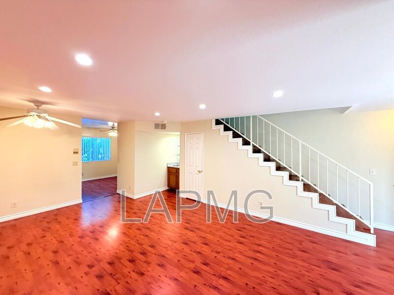 Studio City House: 12251 Moorpark Street