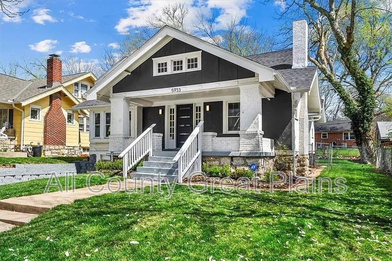 Kansas City House: 5933 Rockhill Road