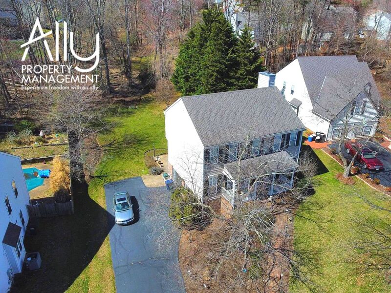 Charlottesville House: 1236 Raintree Drive