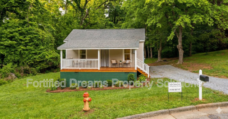 Winston-Salem House: 2021 Row Street