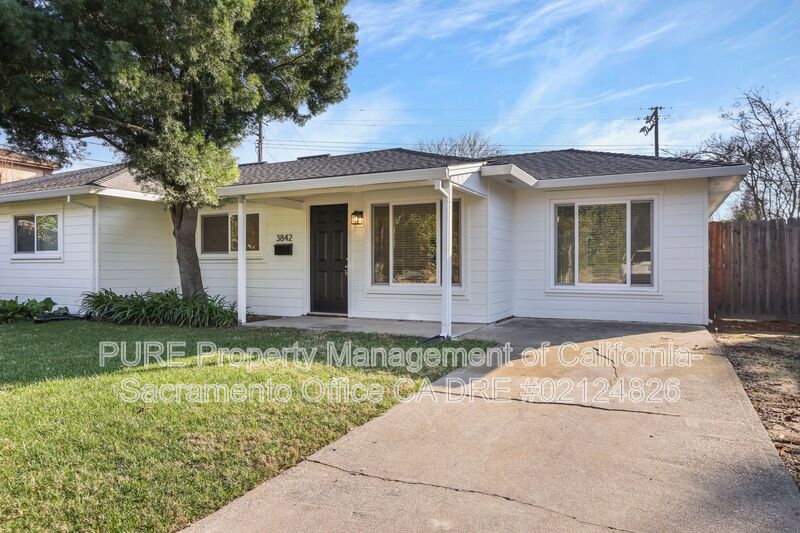 Sacramento House: 3842 - 3844 Arden Way