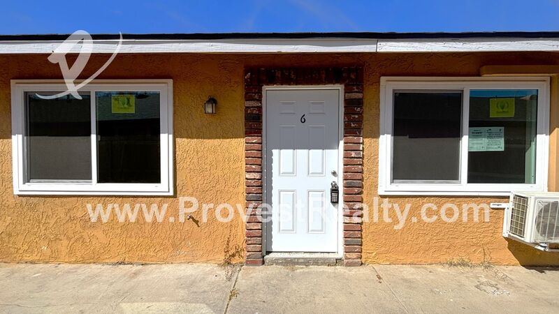 Adelanto House: 11800 White Ave