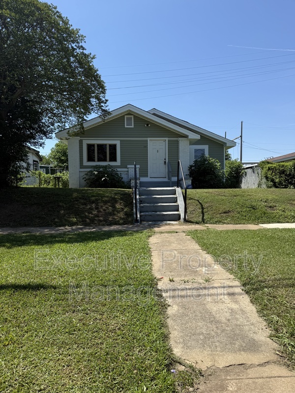 Birmingham House: 1625 29th Avenue N