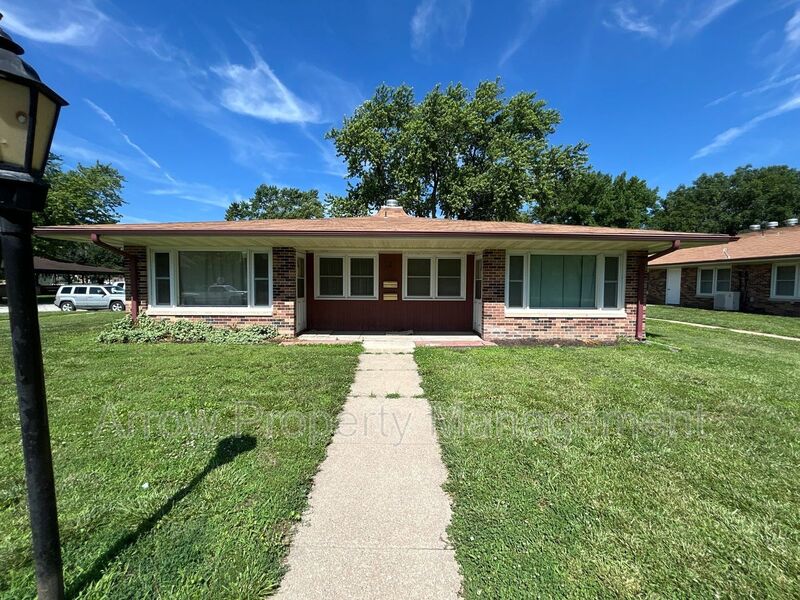 Hamburg House: 407 H Street-3