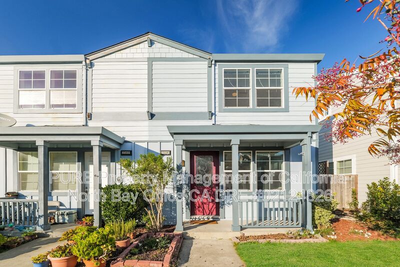 Santa Rosa House: 2556 N Village Dr