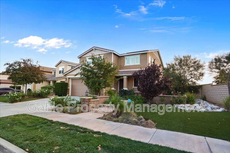 Saugus House: 26631 Millhouse Drive