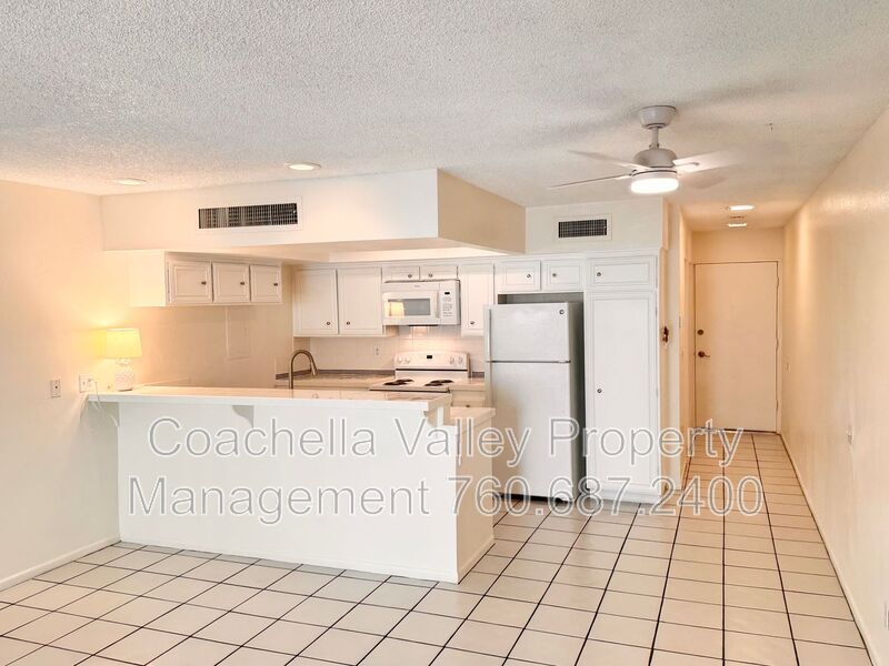 Palm Springs Condo: 1655 E Palm Canyon Dr