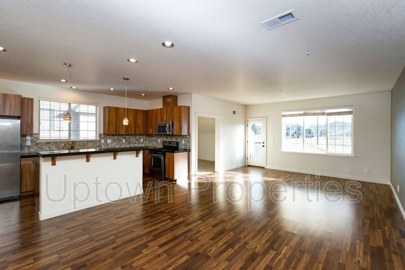 Hillsboro House: 7894 NE Miriam Way