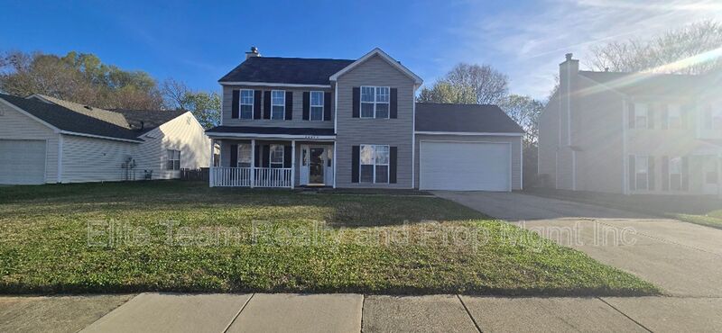 Charlotte House: 14109 Southbridge Forest Dr