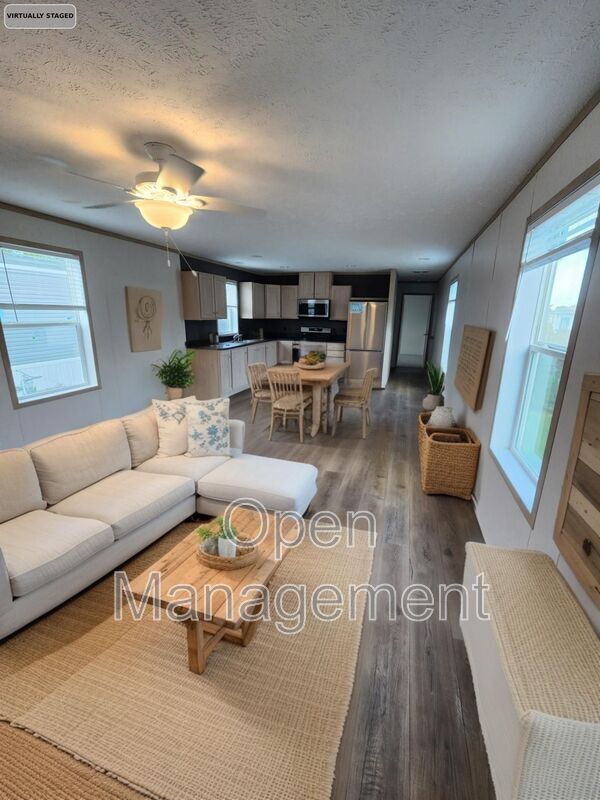 Boone House: 1901 First St