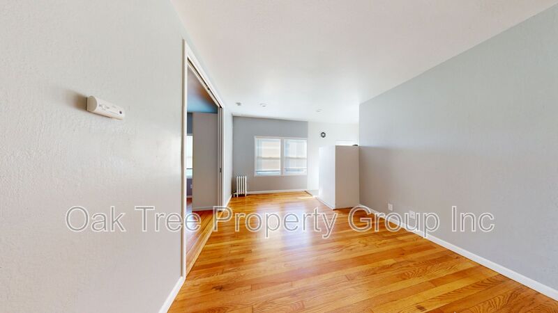 Oakland House: 454 34th St