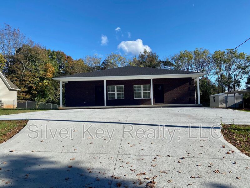 Athens House: 427 Sterling Road