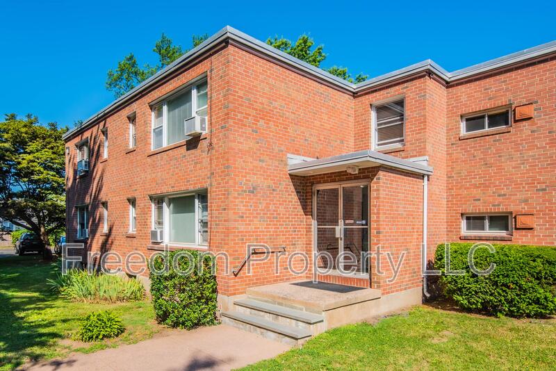 East Hartford House: 353 A Main Street