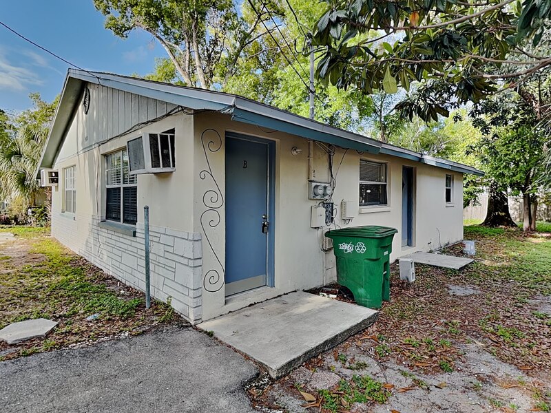 Tampa House: 9610 N 12th St
