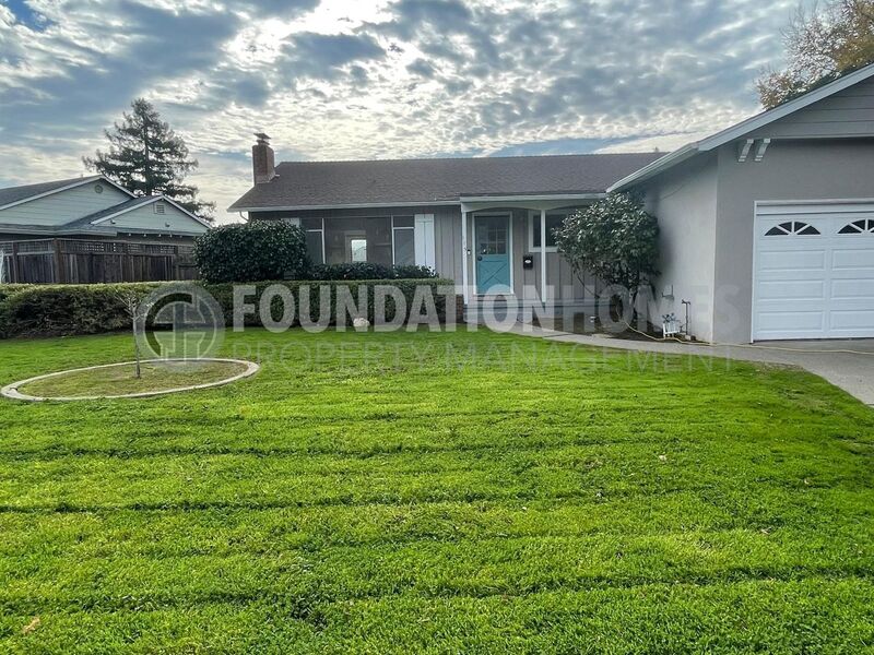 Novato House: 115 Grande Vista