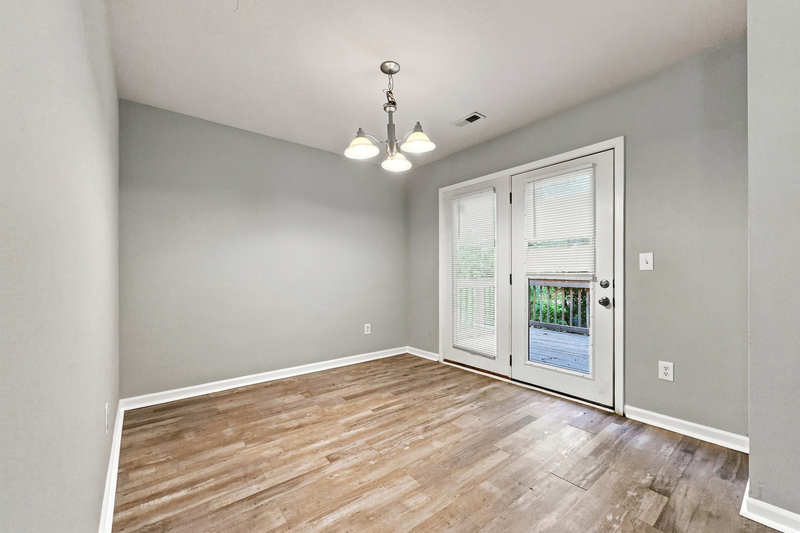 Photograph 4 of 8705 Mowbray Way