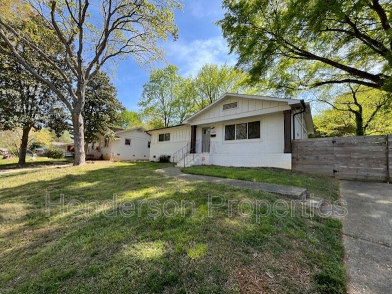 Charlotte House: 4009 Crestridge Drive