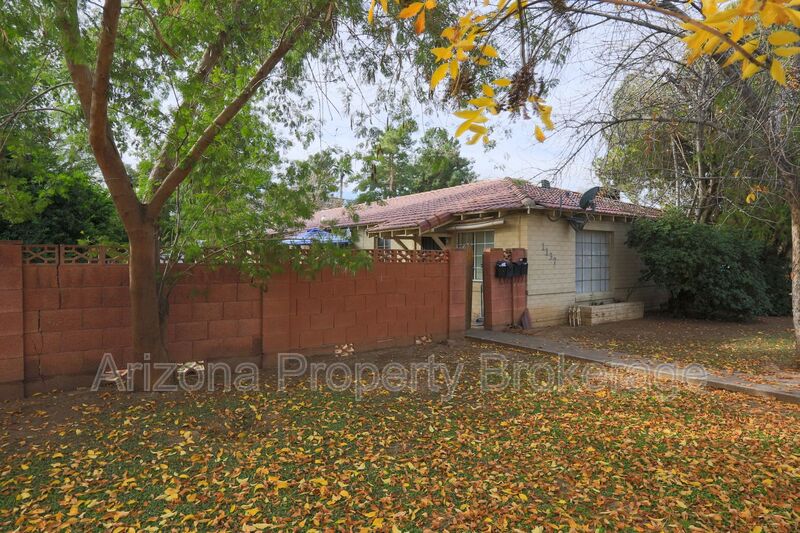 Phoenix Condo: 1137 W. Glenrosa Ave.