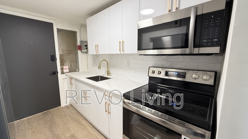 Niagara Falls Condo: 4585-4587 Ryerson Crescent
