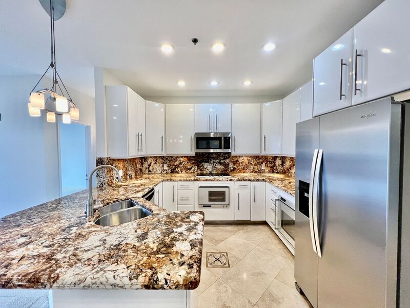 San Diego Condo: 5845 Friars Rd