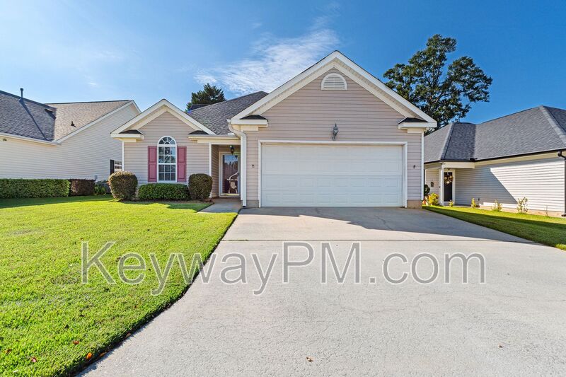 Evans House: 407 Connemara Trail