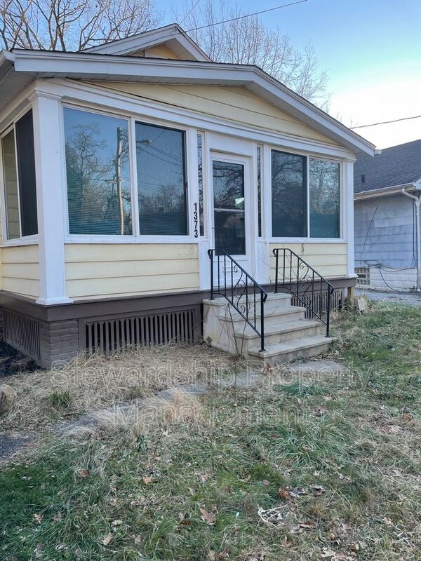 Request a Viewing for 1373 Brandon Ave Tenant Turner