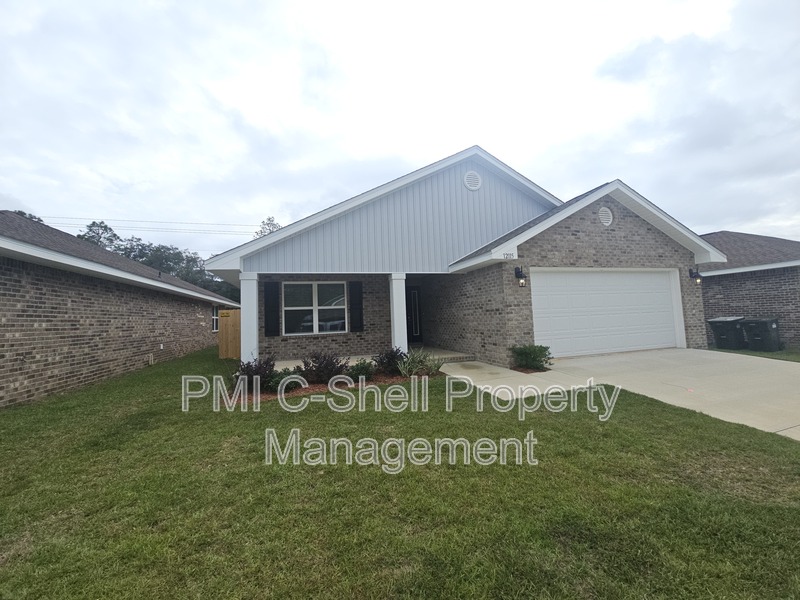 Pensacola House: 12115 Emerald Heights Ln