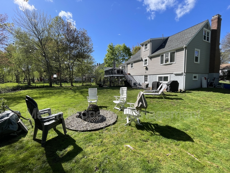 Wakefield House: 533 Water Street - 1