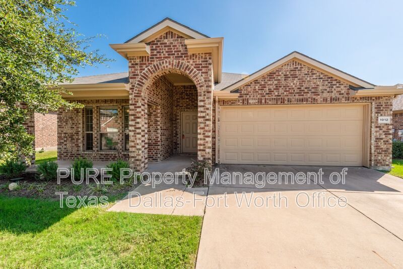 Little Elm Townhome: 1012 Lake Hollow Dr