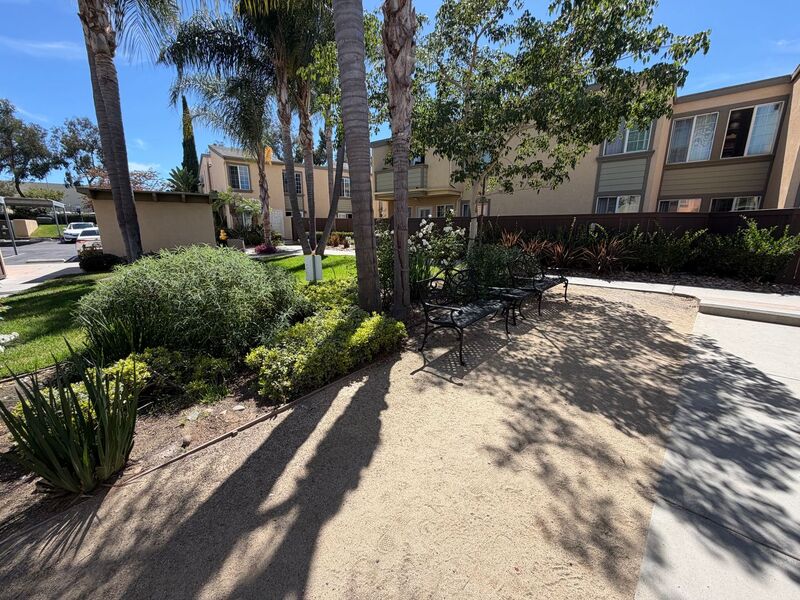 San Diego House: 5402 Balboa Arms