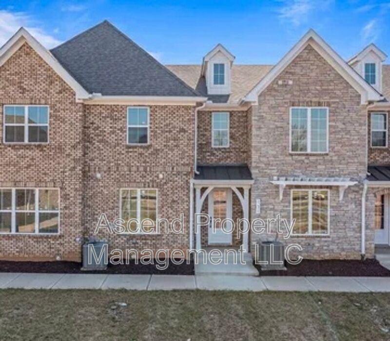 Mt Juliet House: 118 Leggo Ave