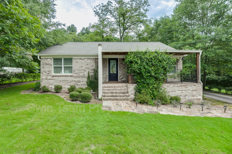 Lawrenceville House: 75 Cherry St