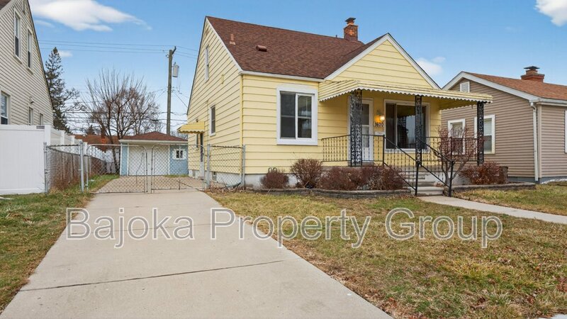 Lincoln Park House: 1670 Pagel Avenue