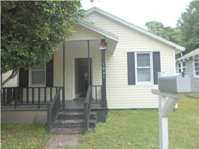 North Charleston House: 1931 Baxter St