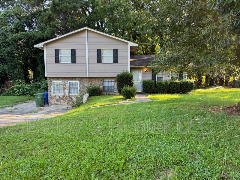 Atlanta House: 4515 Doral Drive SW